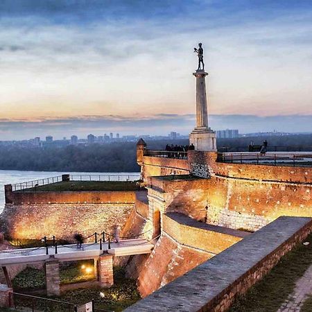 Supreme Palace Cube Belgrade Luaran gambar
