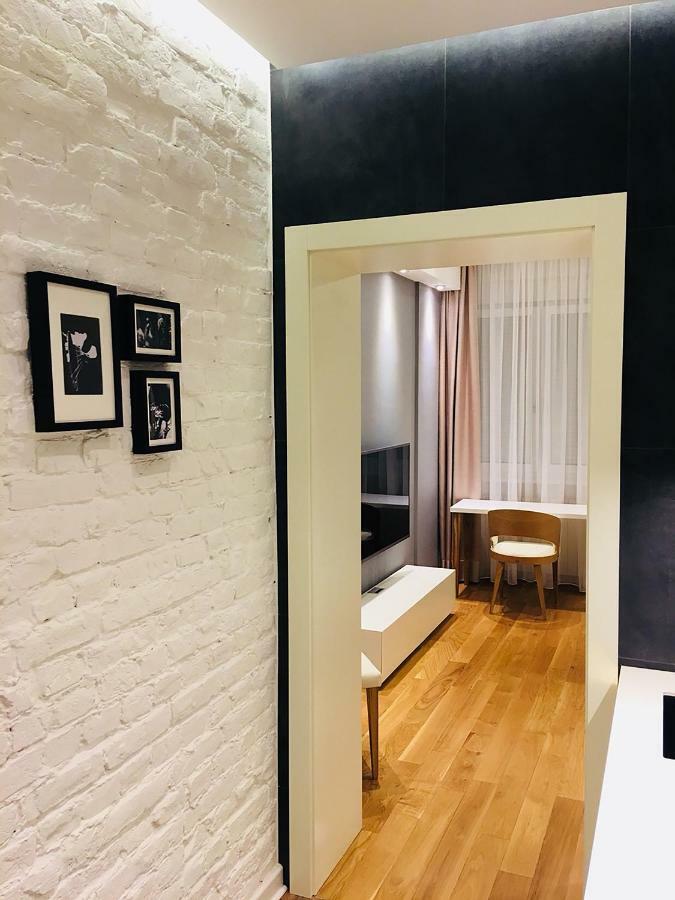 Supreme Palace Cube Belgrade Luaran gambar